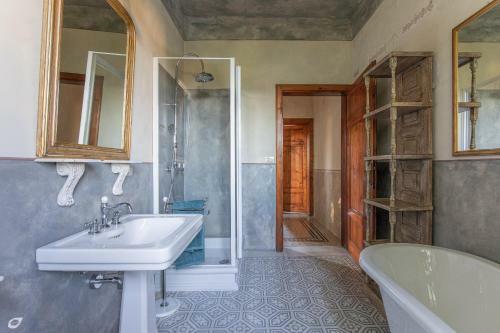 Villa Liberty 1927 With Heated Pool In The Park