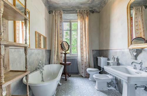 Villa Liberty 1927 With Heated Pool In The Park