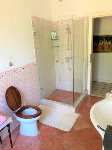 Tuscan Villa With Views And Pool. Hosts Up To 15