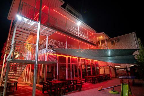 Hostal ???????