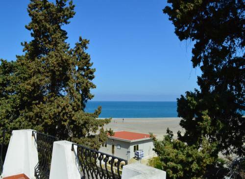 Villa Luigina - Seafront Villa In Capo D'orlando