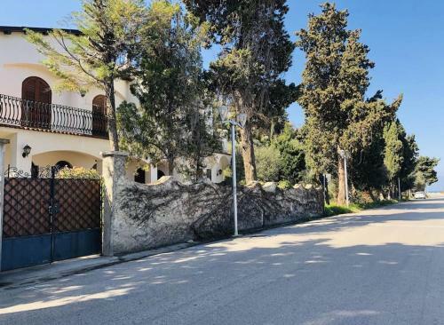 Villa Luigina - Seafront Villa In Capo D'orlando