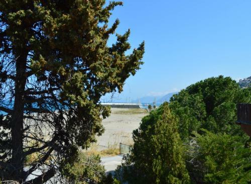 Villa Luigina - Seafront Villa In Capo D'orlando