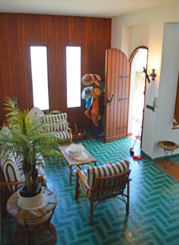 Villa Luigina - Seafront Villa In Capo D'orlando