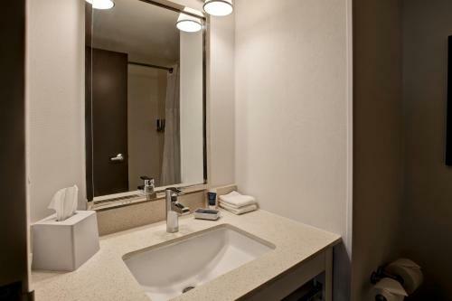 Hotel Four Points By Sheraton Peoria Downtown
