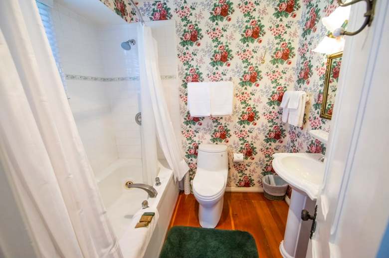 Bed & Breakfast Bath Street Inn