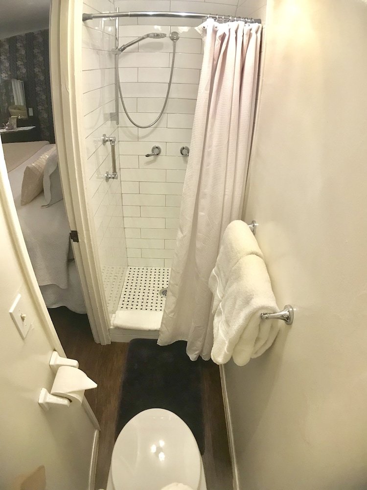 Bed & Breakfast Bath Street Inn