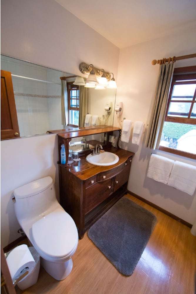 Bed & Breakfast Bath Street Inn