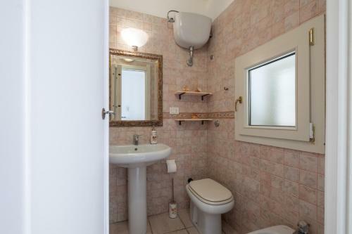 Apartamento ?????la Perla Rosa Nel Centro Storico A Carloforte