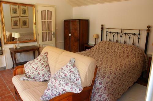 Le Logis Du Pressoir Self-catering Gites & Bed And Breakfast