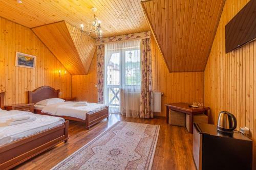 Hotel Pid Strihoju