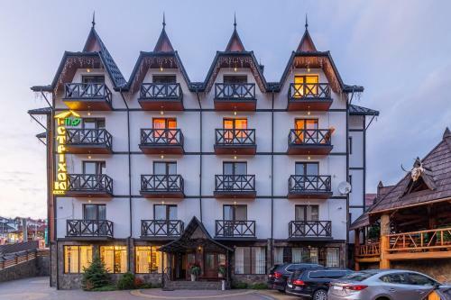 Hotel Pid Strihoju