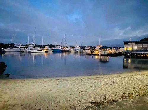 *newly Listed* The Bay Getaway - Port Stephens.