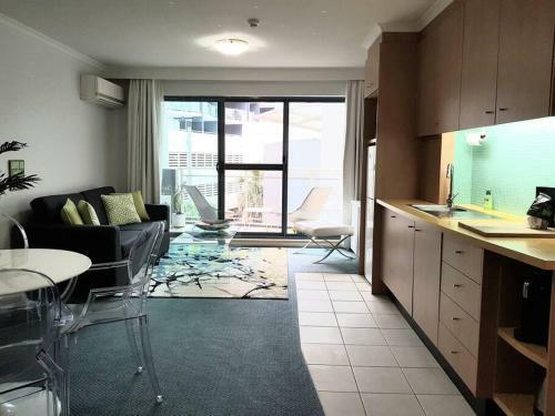 Stylish 1 Bedroom Apartment - Oaks Waterfront Resort