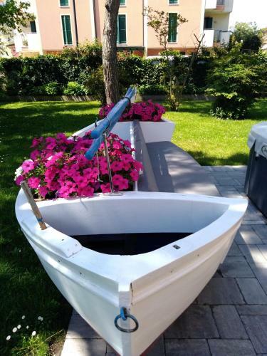 B&B And Sail