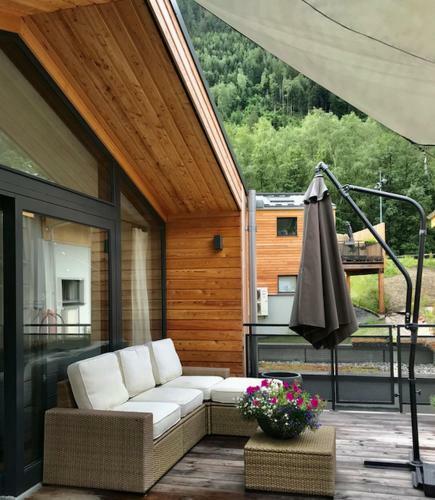 Gorgeous New-built Townhouse In Prime Location