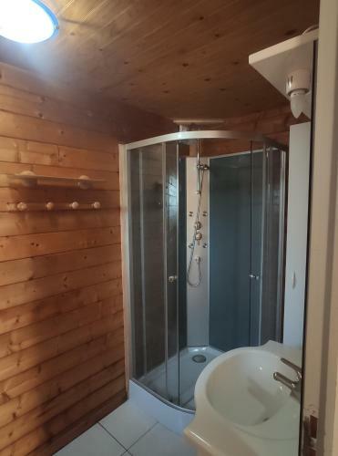 Coqslitscaux, Chalet de 4 Personnes Mitoyen 2 Plus 2