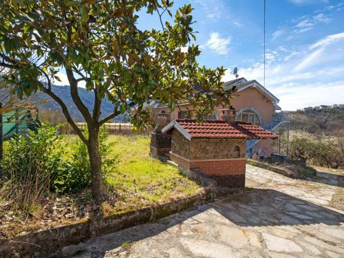 Villa Elegant Apartment In Cassinelle With Garden