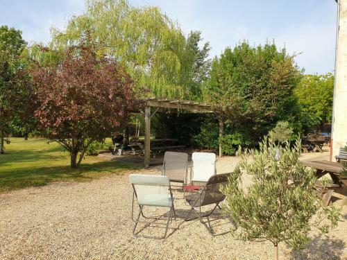 Hostal Les �curies