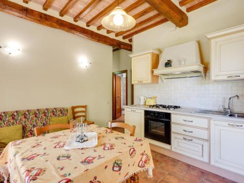 Alluring Apartment In Casole D'elsa With Swimming Pool