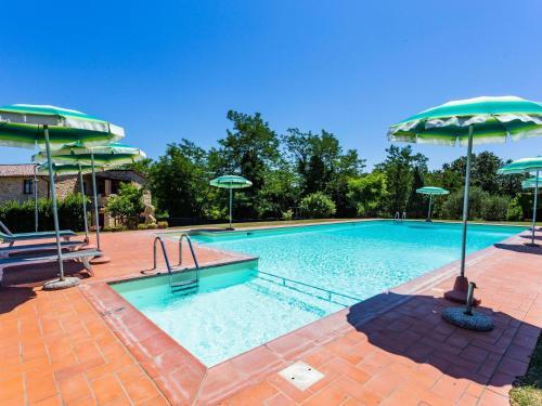 Alluring Apartment In Casole D'elsa With Swimming Pool
