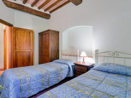 Alluring Apartment In Casole D'elsa With Swimming Pool
