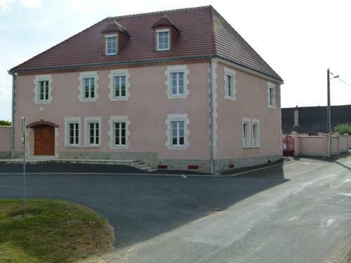 G�te Lau'livier- Piscine Chauff�e Et Couverte
