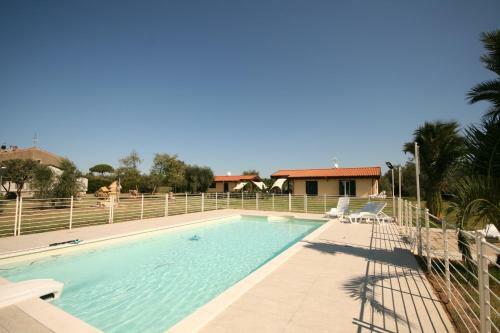 Due Casette Con Piscina