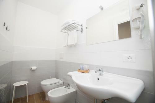 Hostal Mediterranean Rooms