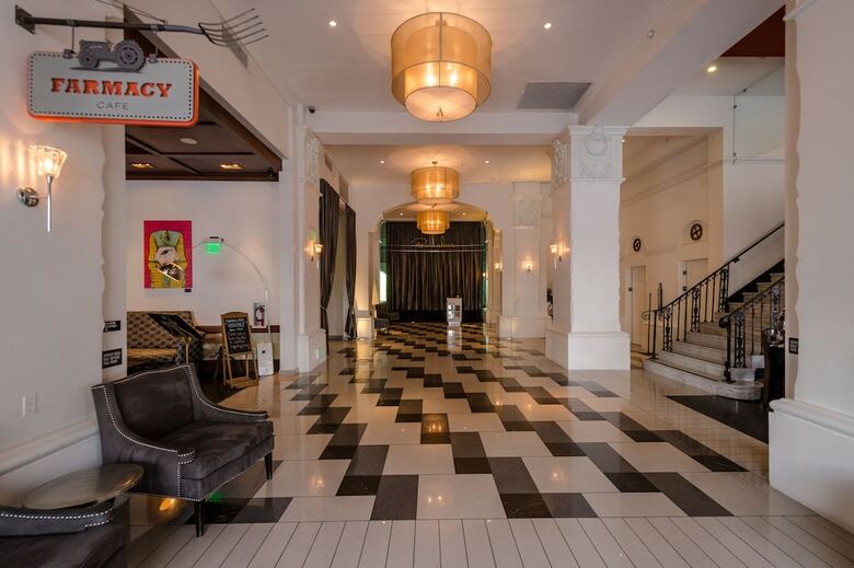 Padre Hotel