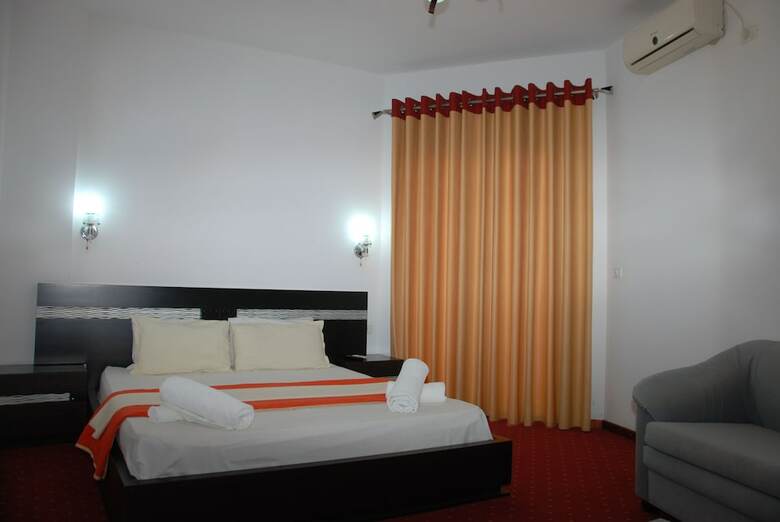 Hotel Strora