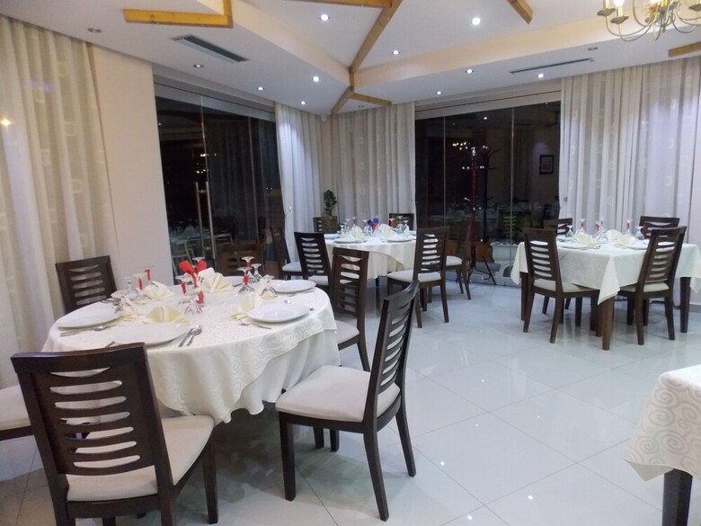 Hotel Strora