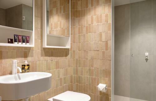 Premium Bondi 2 Bed Apartment With Outdoor Patio