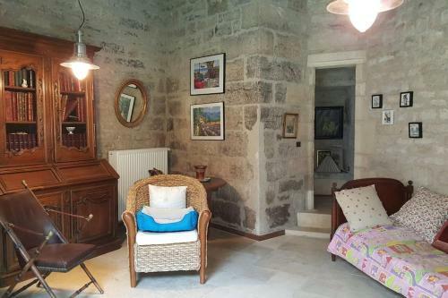 Maison Du Xv�me Au C?ur Du Village M�di�val