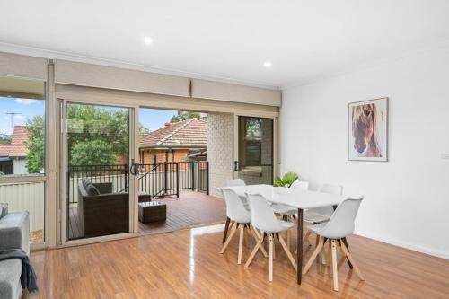 Big Stylish 3 Bed House With Free Parking