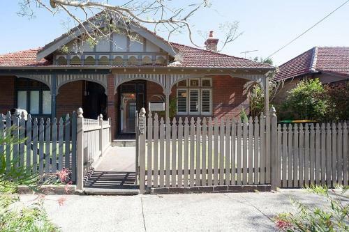 Barker's Charm - Randwick - L'abode Accommodation