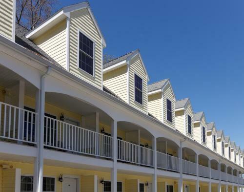 Hotel Admiral's Inn Resort