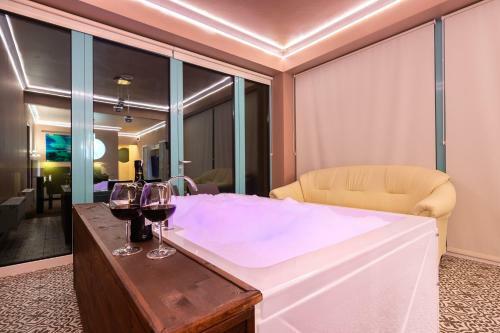 Royal De Luxe Apartment