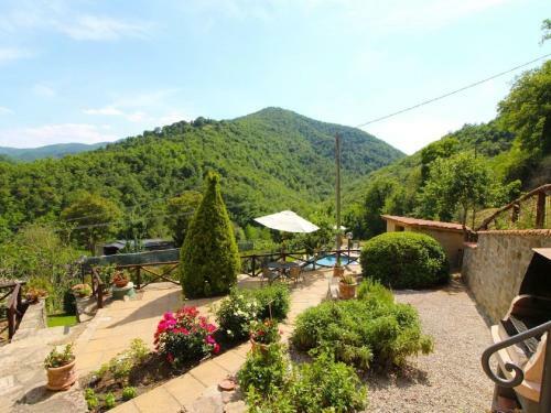 Charming Holiday Home In Castiglion Fiorentino With Pool