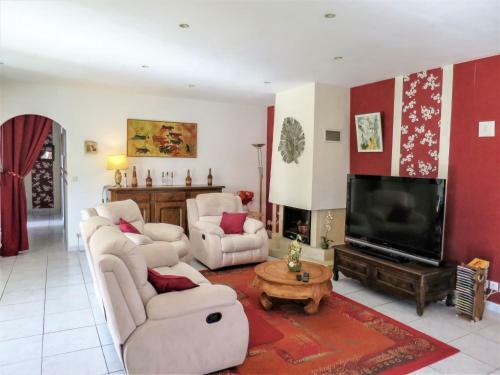 Holiday Home La For�t - Res100