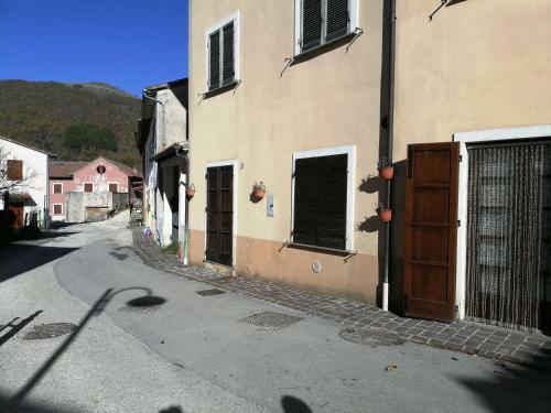 Apartamento Albergo Diffuso Millepapaverirossi Casa Irma