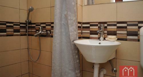 Novoadaptirani Apartman U Centru Sarajeva