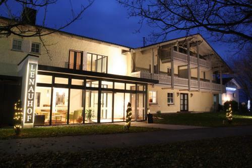 Hotel Lenauhof