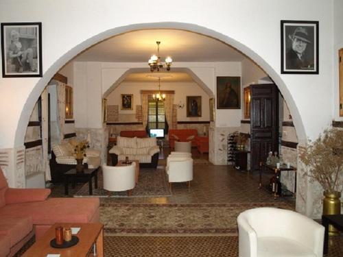 Albergue Hostal La Mesnadita