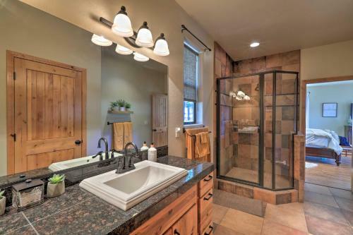 Cabin In Munds Park On Pinewood Golf Course!