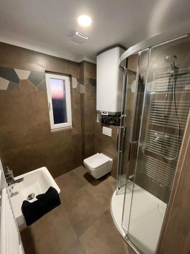 Apartm�ny B. N?mcov�