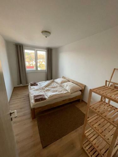 Apartm�ny B. N?mcov�