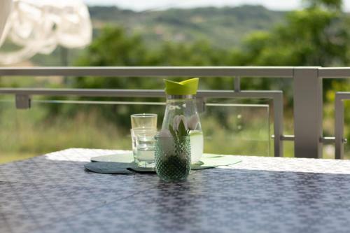 Sunny Cottage - Tiny Holiday Home