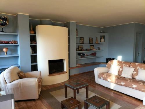 Chesapeake House Chiavari
