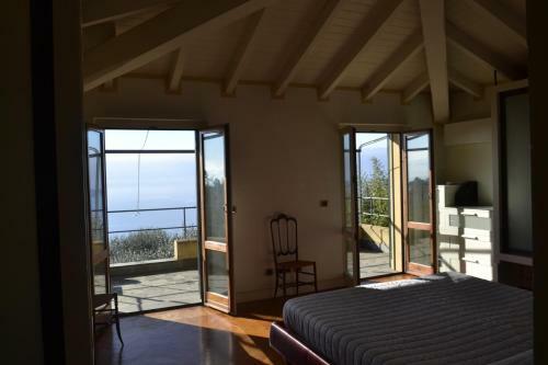 Chesapeake House Chiavari